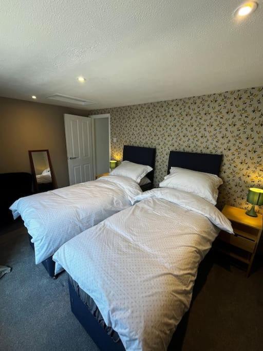 Lento Apartment Winchester Bagian luar foto