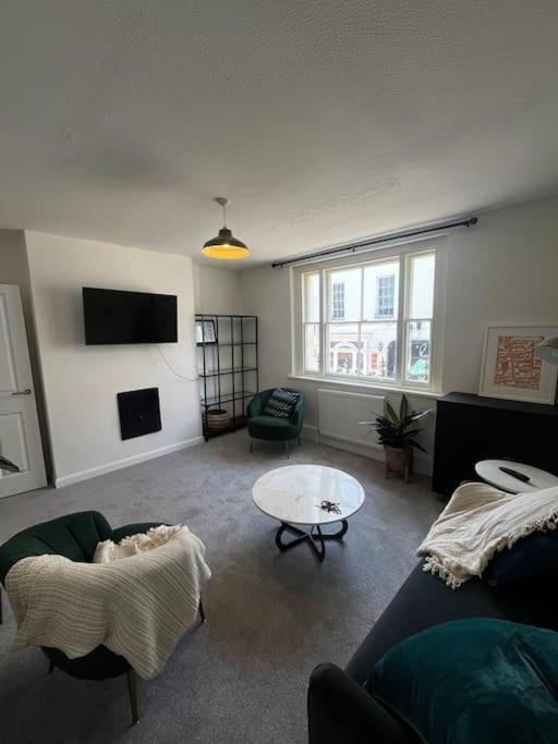 Lento Apartment Winchester Bagian luar foto