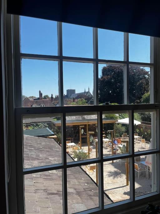 Lento Apartment Winchester Bagian luar foto