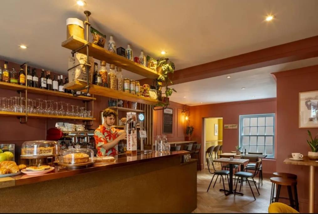 Lento Apartment Winchester Bagian luar foto